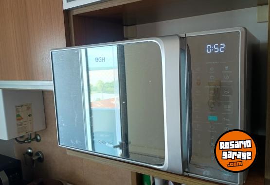 Hogar - Excelente Microondas BGH Quick Chef Digital 28 Litros con Grill Impecable Estado - En Venta