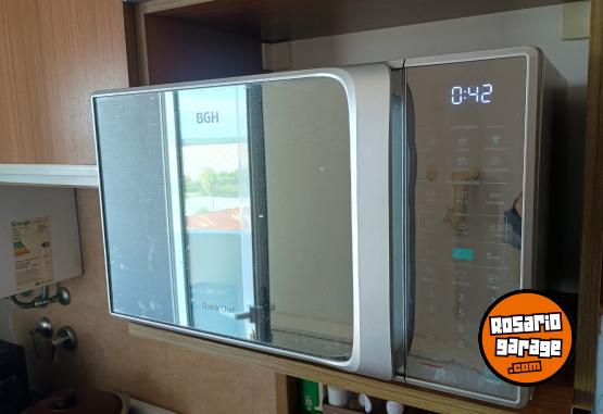 Hogar - Excelente Microondas BGH Quick Chef Digital 28 Litros con Grill Impecable Estado - En Venta