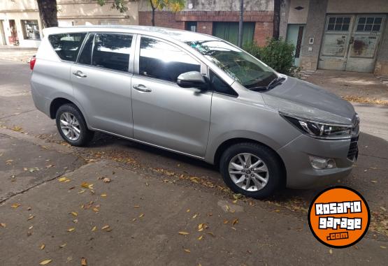 Camionetas - Toyota Innova 2019 Nafta 113000Km - En Venta