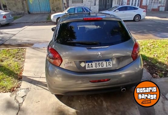 Autos - Peugeot 208 allure 2017 Nafta 117600Km - En Venta