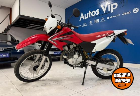 Motos - Honda TORNADO XR 250 2017 Nafta 14000Km - En Venta
