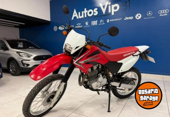 Motos - Honda TORNADO XR 250 2017 Nafta 14000Km - En Venta