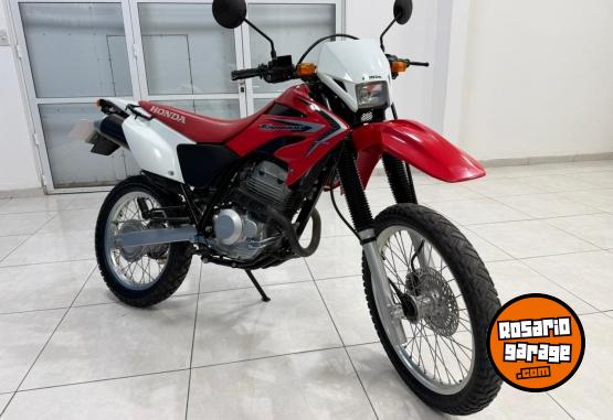 Motos - Honda TORNADO XR 250 2017 Nafta 14000Km - En Venta