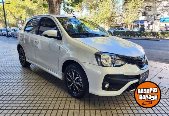 Autos - Toyota ETIOS XLS PACK 2022 Nafta 24000Km - En Venta