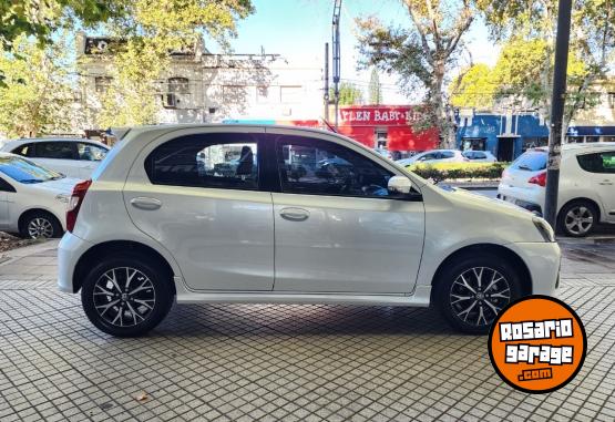 Autos - Toyota ETIOS XLS PACK 2022 Nafta 24000Km - En Venta