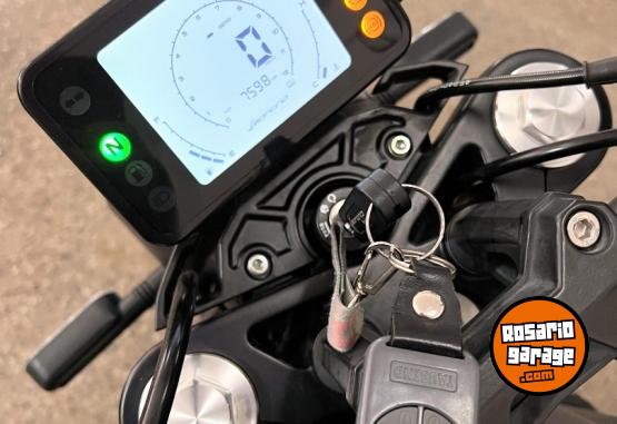 Motos - Benelli LEONCINO 250 2022 Nafta 7600Km - En Venta