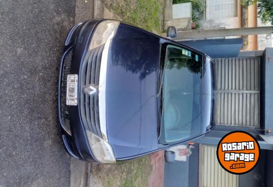 Autos - Renault Logan 2013 Nafta 226000Km - En Venta