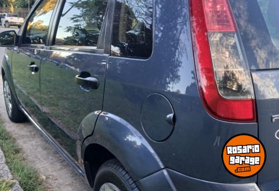 Autos - Ford Fiesta ambiente l�nea nue 2010 Nafta 145000Km - En Venta