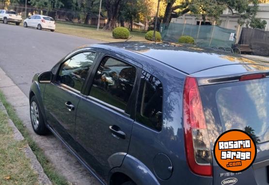 Autos - Ford Fiesta ambiente l�nea nue 2010 Nafta 145000Km - En Venta