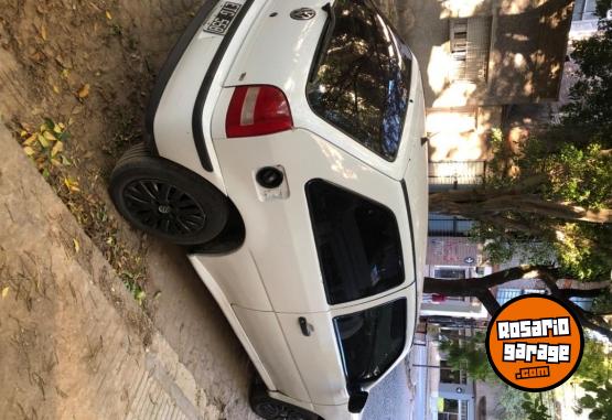 Autos - Volkswagen Gol 2004 Nafta 182000Km - En Venta