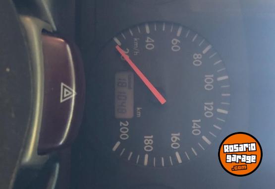 Autos - Volkswagen Gol 2004 Nafta 182000Km - En Venta