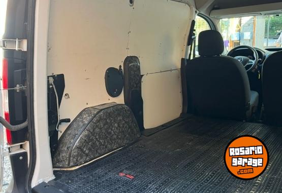 Utilitarios - Renault KANGOO CONFORT 2022 Nafta 80000Km - En Venta