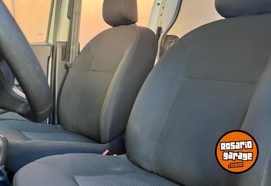 Utilitarios - Renault KANGOO CONFORT 2022 Nafta 80000Km - En Venta