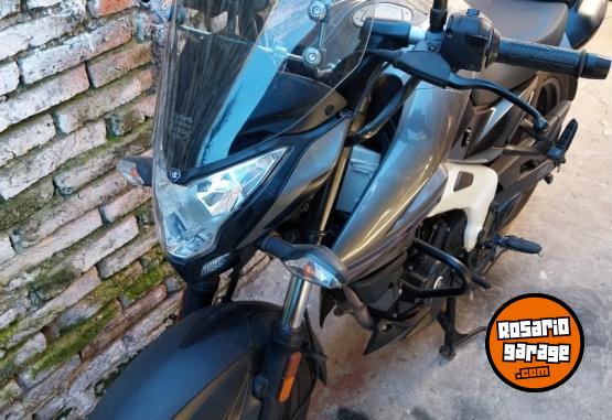 Motos - Bajaj Rouser NS200 2023 Nafta 5590Km - En Venta