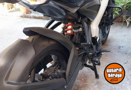 Motos - Bajaj Rouser NS200 2023 Nafta 5590Km - En Venta