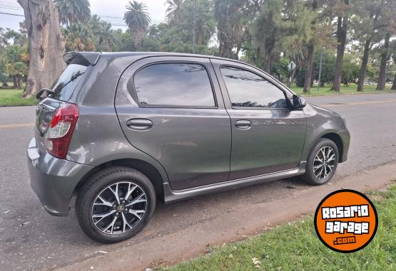 Autos - Toyota Etios 2023 Nafta 5853Km - En Venta