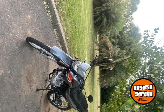 Motos - Zanella ZT150 2025 Nafta 4600Km - En Venta