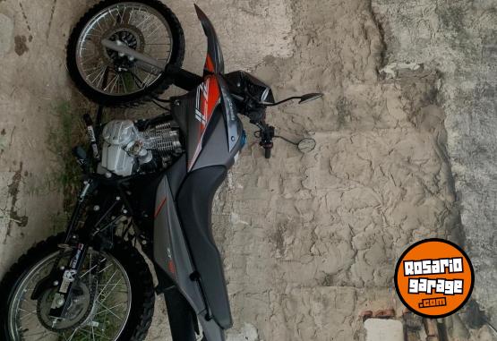 Motos - Zanella ZT150 2025 Nafta 4600Km - En Venta