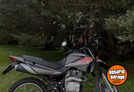 Motos - Zanella ZT150 2025 Nafta 4600Km - En Venta