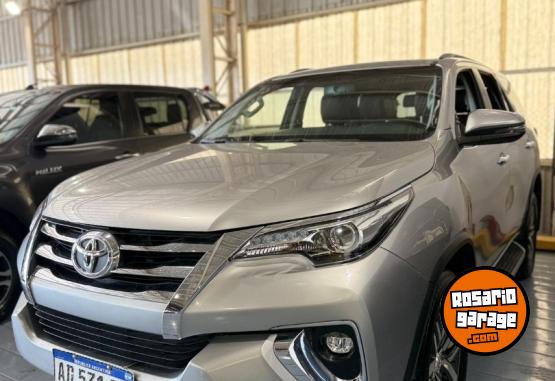 Autos - Toyota SW4 SRX 4x4 2019 Diesel 36500Km - En Venta