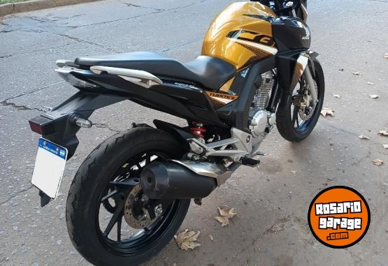 Motos - Honda Twister CB250 2020 Nafta 22000Km - En Venta