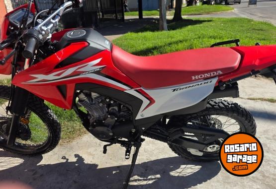 Motos - Honda Xr tornado 300 2025 Nafta 1000Km - En Venta