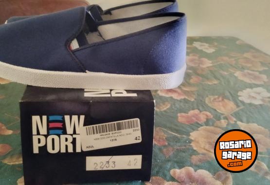 Indumentaria - ZAPATILLAS /ALPARGATAS NUEVAS nro 42 - En Venta