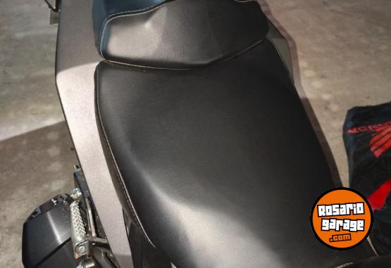 Motos - Honda CB 300 2025 Nafta 1440Km - En Venta