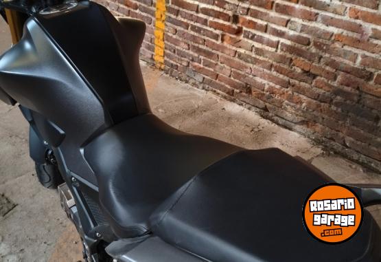Motos - Honda CB 300 2025 Nafta 1440Km - En Venta
