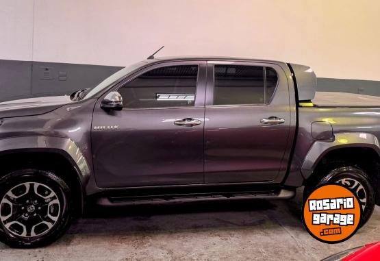 Camionetas - Toyota HILUX DC SRX 2.8 TDI 2025 Diesel  - En Venta