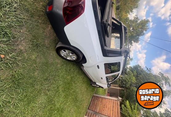 Autos - Renault Oroch 2017 GNC 156000Km - En Venta