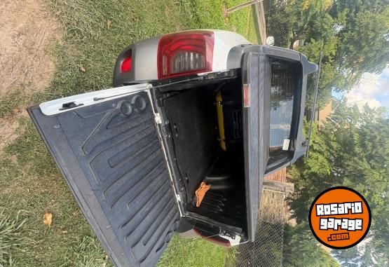 Autos - Renault Oroch 2017 GNC 156000Km - En Venta