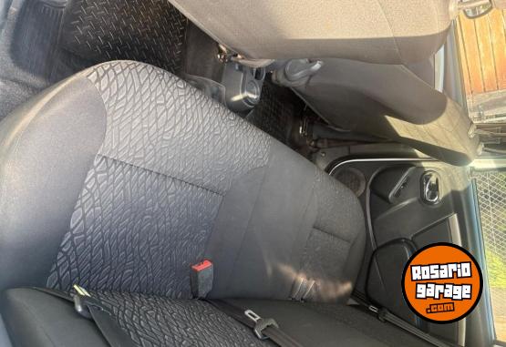 Autos - Renault Oroch 2017 GNC 156000Km - En Venta