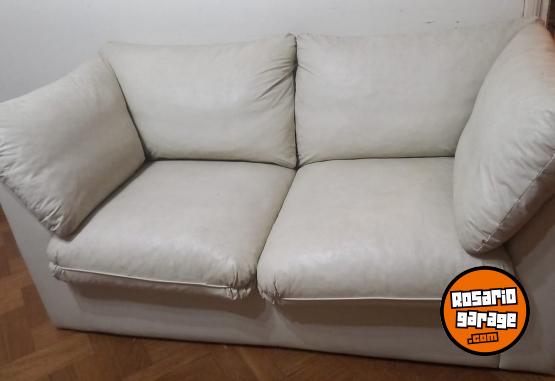 Hogar - SILLON DE ECOCUERO IMPECABLE - 160x80cm - En Venta