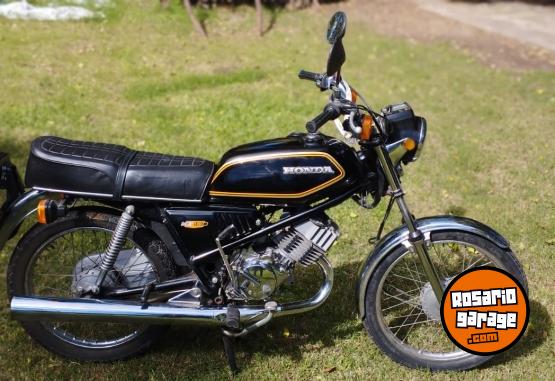 Cl�sicos - MOTOS ANTIGUAS HONDA M 100 DE LUJO Y HONDA CG 125 A�O 1980  Y ZANELLA POCKET TODAS TITULAR,PODRIA PERMUTAR POR UTILITARIO EN MUY BUEN ESTADO - En Venta