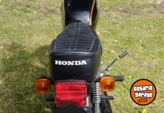 Cl�sicos - MOTOS ANTIGUAS HONDA M 100 DE LUJO Y HONDA CG 125 A�O 1980  Y ZANELLA POCKET TODAS TITULAR,PODRIA PERMUTAR POR UTILITARIO EN MUY BUEN ESTADO - En Venta