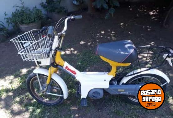 Cl�sicos - MOTOS ANTIGUAS HONDA M 100 DE LUJO Y HONDA CG 125 A�O 1980  Y ZANELLA POCKET TODAS TITULAR,PODRIA PERMUTAR POR UTILITARIO EN MUY BUEN ESTADO - En Venta