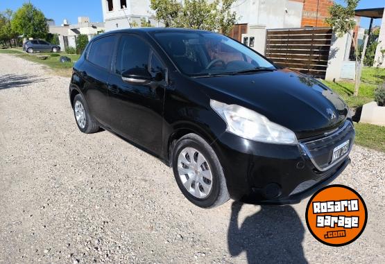 Autos - Peugeot 208 2013 Nafta 240000Km - En Venta