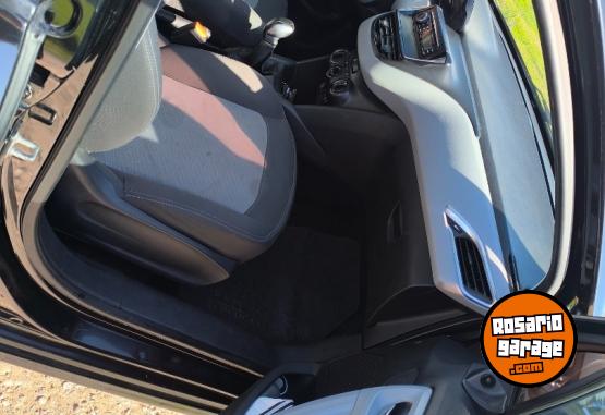 Autos - Peugeot 208 2013 Nafta 240000Km - En Venta