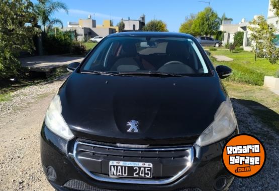 Autos - Peugeot 208 2013 Nafta 240000Km - En Venta