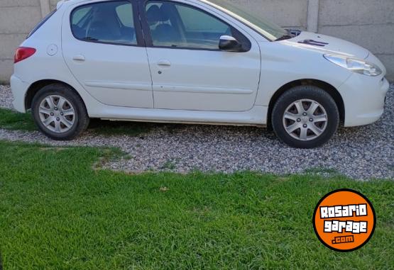 Autos - Peugeot 207 Compact 2016 Nafta 90000Km - En Venta