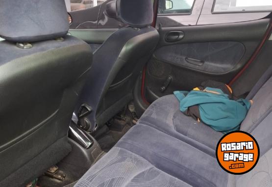 Autos - Peugeot 206 XT PREMIUM 2005 Nafta 250000Km - En Venta