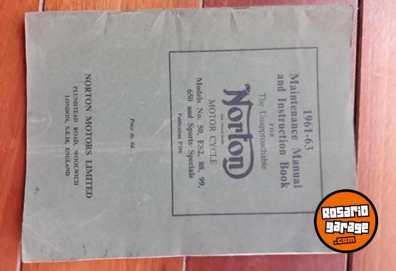 Cl�sicos - MANUALES ANTIGUOS DE MOTOCICLETAS ORIGINALES EL PRECIO ES POR UNIDAD $ 100.000 - En Venta