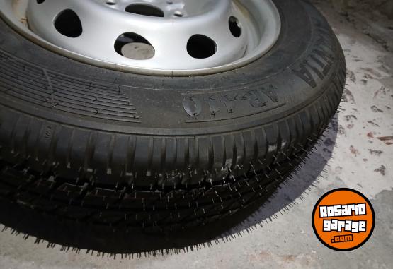 Accesorios para Autos - Vendo Cubierta + llanta - En Venta