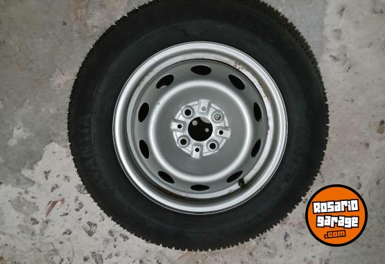Accesorios para Autos - Vendo Cubierta + llanta - En Venta