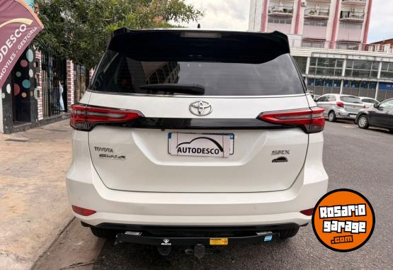 Camionetas - Toyota SW4 SRX 2022 Diesel 60000Km - En Venta