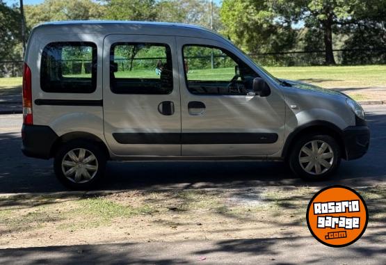 Utilitarios - Renault Kangoo 2014 Nafta 180000Km - En Venta