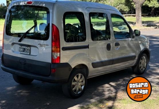 Utilitarios - Renault Kangoo 2014 Nafta 180000Km - En Venta