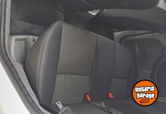 Autos - Ford Focus 1.6 MT 2011 Nafta 161000Km - En Venta