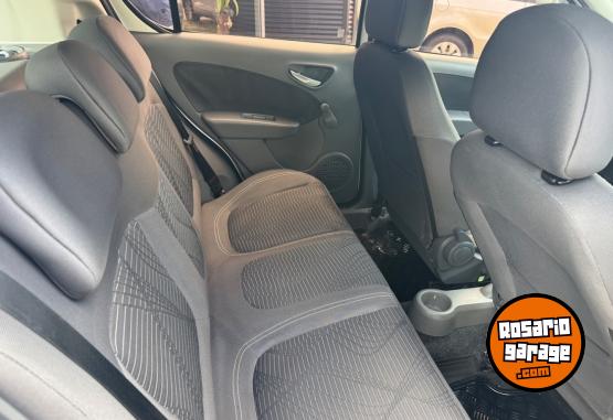 Autos - Fiat PALIO ATTRACTIVE 1.4 5P 2013 GNC 150000Km - En Venta